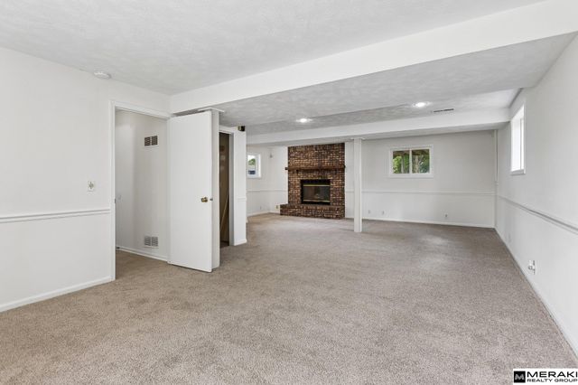 2727 N 113th Street, Omaha, NE 68164
