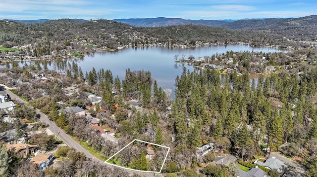 19308 Explorer Ct, Penn Valley, CA 95946