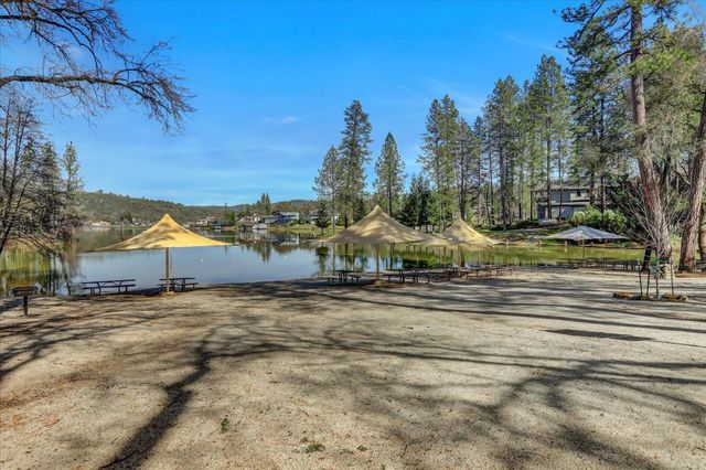 19308 Explorer Ct, Penn Valley, CA 95946