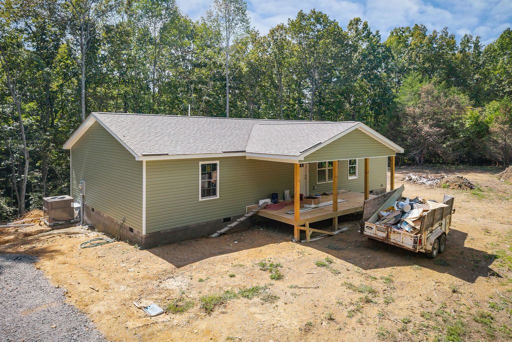 1053 Benton Tidwell Rd, Hilham, TN 38568