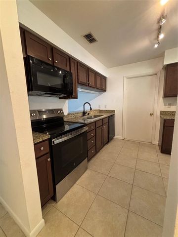 1761 LAKEVIEW VILLAGE DRIVE, Brandon, FL 33510