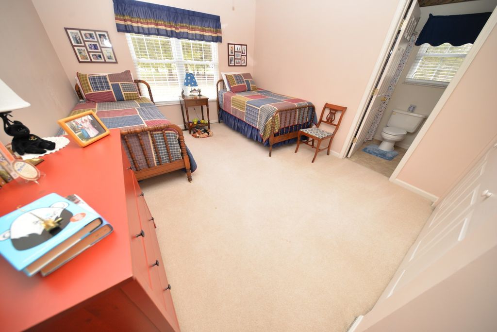 Image 29 of property listing at 14687 N Lost Lake Lane, Mt Vernon, IL 62864