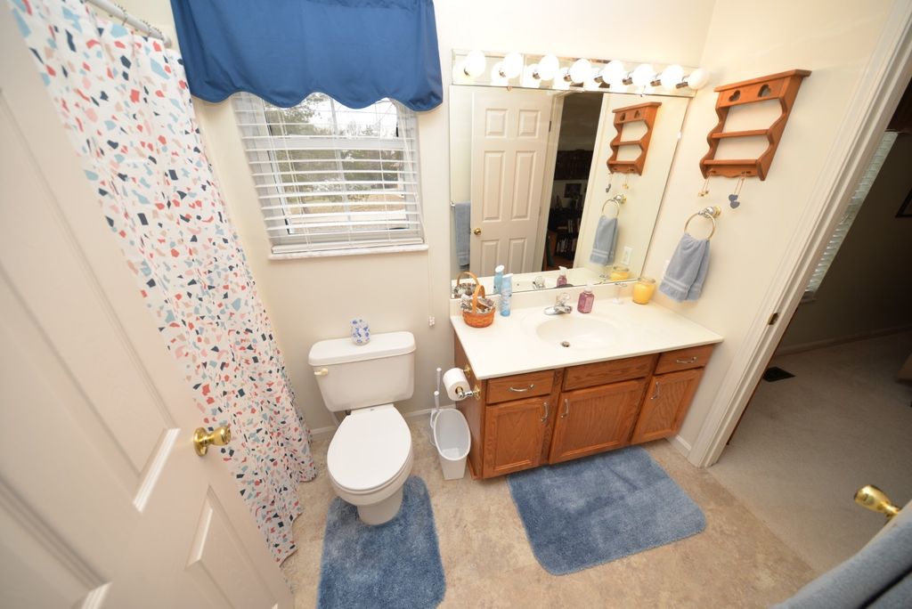 Image 31 of property listing at 14687 N Lost Lake Lane, Mt Vernon, IL 62864