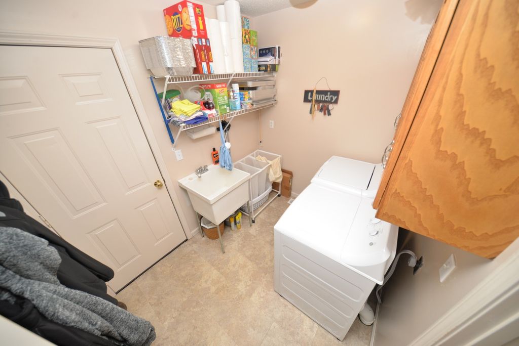 Image 41 of property listing at 14687 N Lost Lake Lane, Mt Vernon, IL 62864