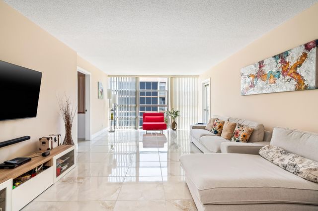 2000 Atlantic Shores Boulevard Apt 410, Hallandale Beach, FL 33009