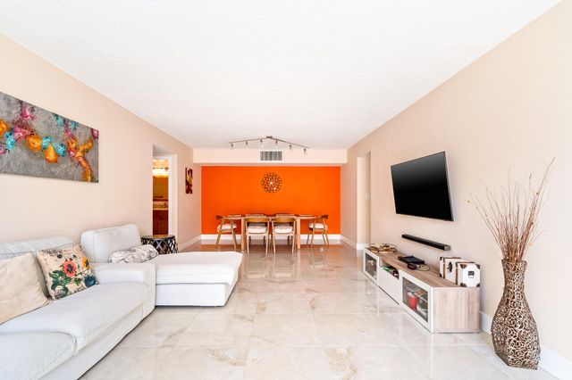 2000 Atlantic Shores Boulevard Apt 410, Hallandale Beach, FL 33009