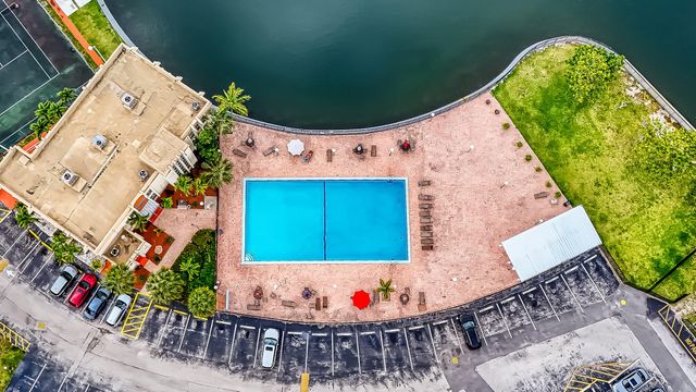 2000 Atlantic Shores Boulevard Apt 410, Hallandale Beach, FL 33009