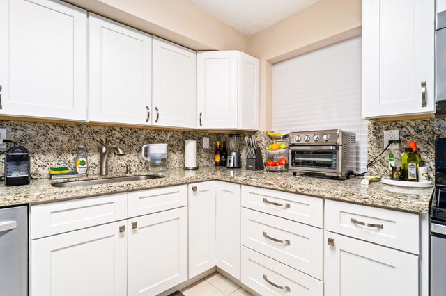 2000 Atlantic Shores Boulevard Apt 410, Hallandale Beach, FL 33009