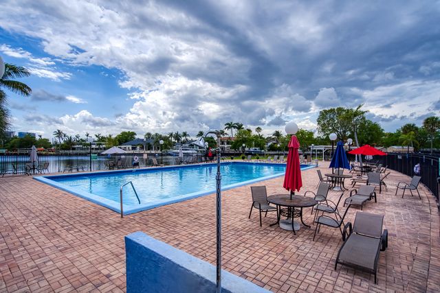 2000 Atlantic Shores Boulevard Apt 410, Hallandale Beach, FL 33009