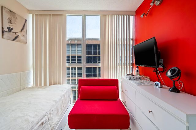 2000 Atlantic Shores Boulevard Apt 410, Hallandale Beach, FL 33009