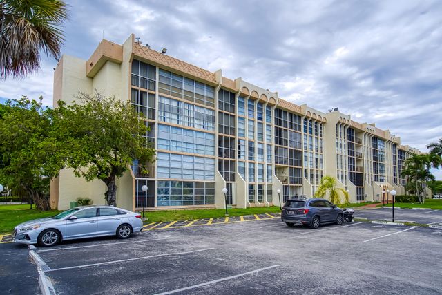 2000 Atlantic Shores Boulevard Apt 410, Hallandale Beach, FL 33009