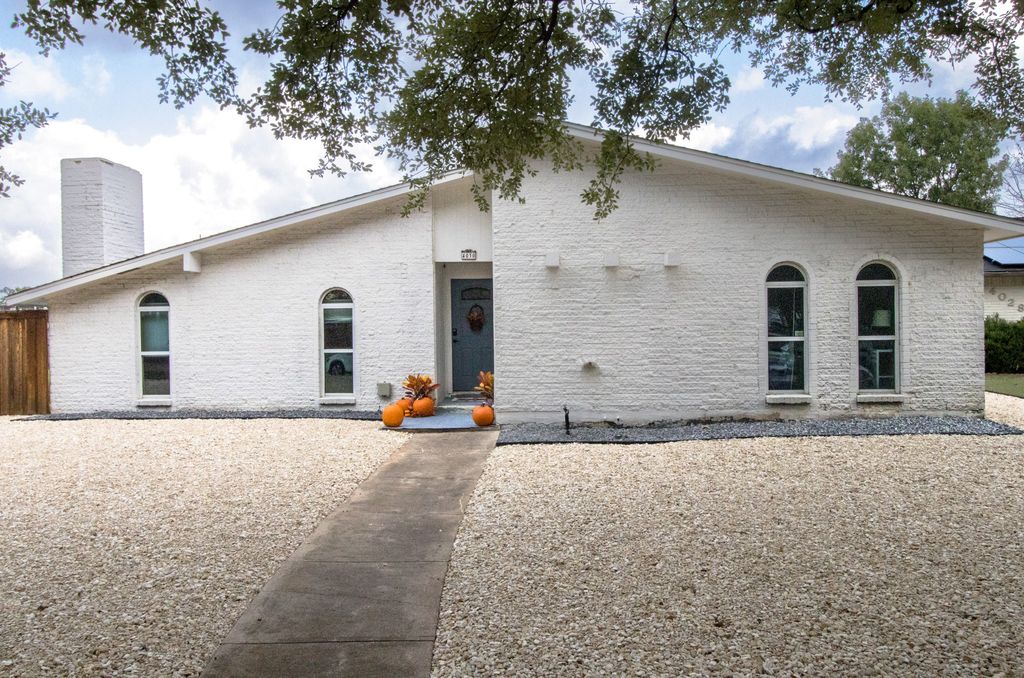 4030 Random Circle, Garland, TX 75043