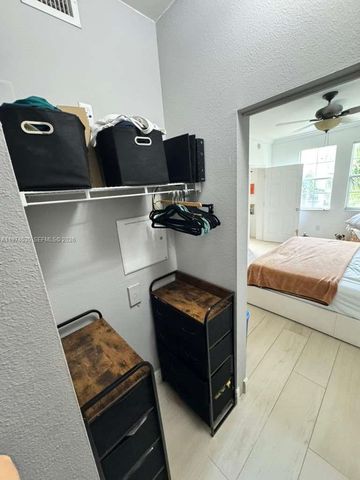 533 NE 3rd Ave 407, Fort Lauderdale, FL 33301