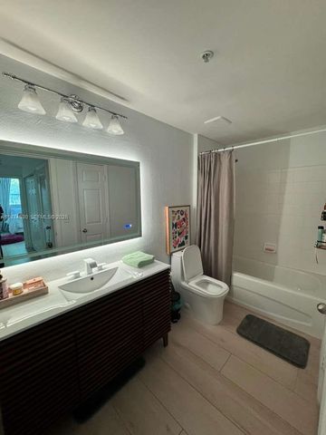 533 NE 3rd Ave 407, Fort Lauderdale, FL 33301