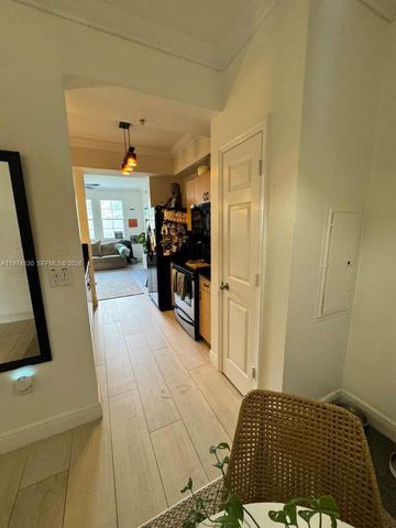 533 NE 3rd Ave 407, Fort Lauderdale, FL 33301