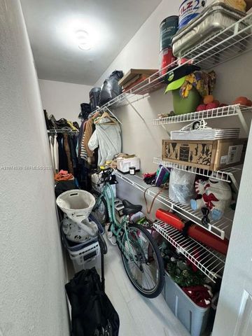 533 NE 3rd Ave 407, Fort Lauderdale, FL 33301