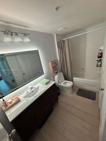 533 NE 3rd Ave 407, Fort Lauderdale, FL 33301