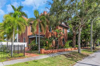 950 12TH STREET N, St Petersburg, FL 33705
