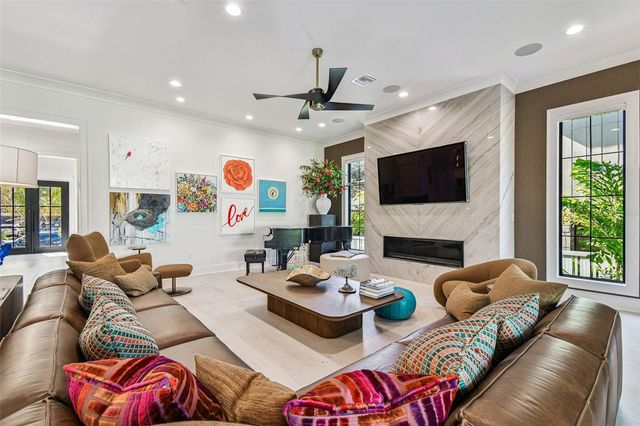 2915 W HARBOR VIEW AVENUE, Tampa, FL 33611