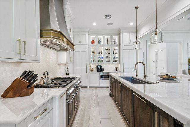 2915 W HARBOR VIEW AVENUE, Tampa, FL 33611