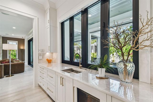 2915 W HARBOR VIEW AVENUE, Tampa, FL 33611