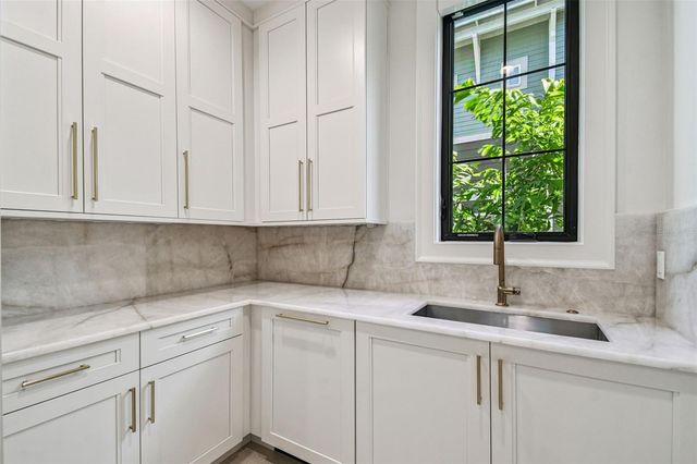 2915 W HARBOR VIEW AVENUE, Tampa, FL 33611