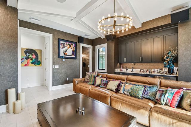 2915 W HARBOR VIEW AVENUE, Tampa, FL 33611