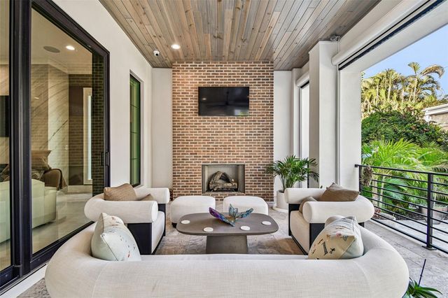 2915 W HARBOR VIEW AVENUE, Tampa, FL 33611