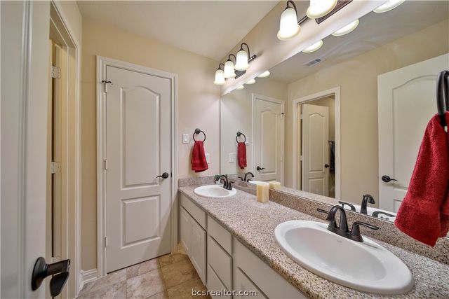 28946 Village Trail, Magnolia, TX 77355