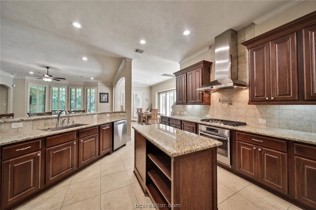 28946 Village Trail, Magnolia, TX 77355