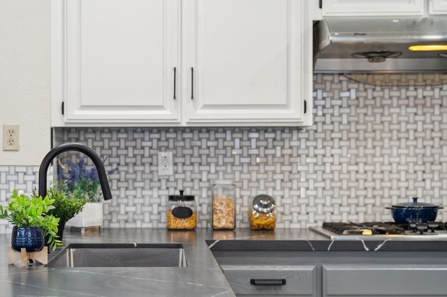 18 Applegate Way, Alameda, CA 94502