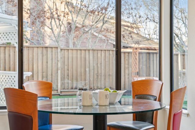 18 Applegate Way, Alameda, CA 94502