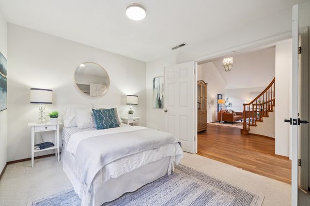 18 Applegate Way, Alameda, CA 94502