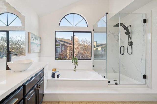 18 Applegate Way, Alameda, CA 94502