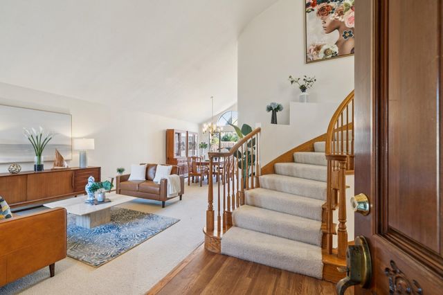 18 Applegate Way, Alameda, CA 94502