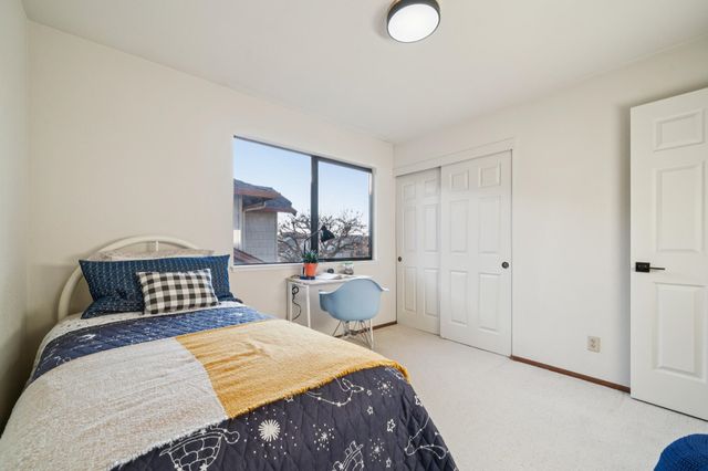 18 Applegate Way, Alameda, CA 94502