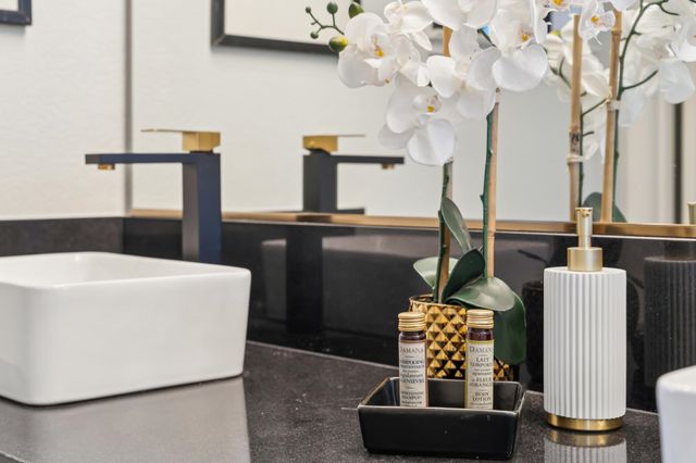 18 Applegate Way, Alameda, CA 94502