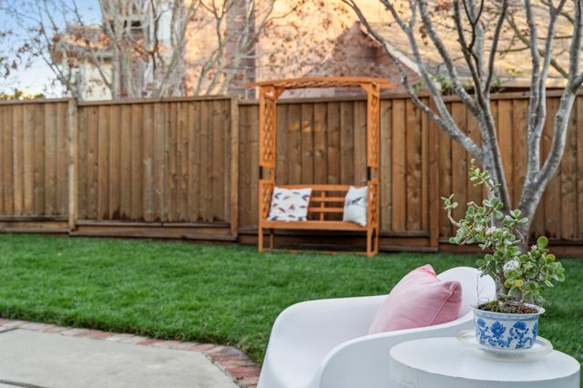 18 Applegate Way, Alameda, CA 94502