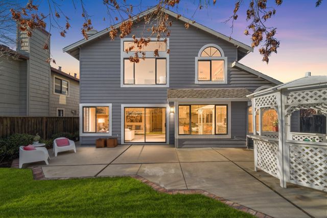 18 Applegate Way, Alameda, CA 94502