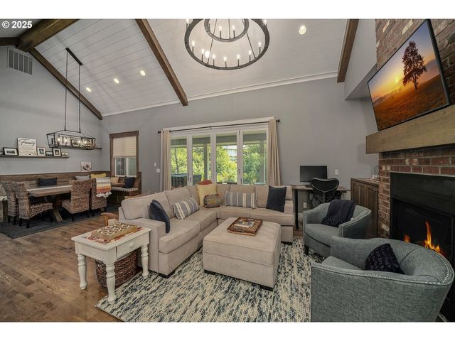 1830 Nw 47TH St, Lincoln City, OR 97367