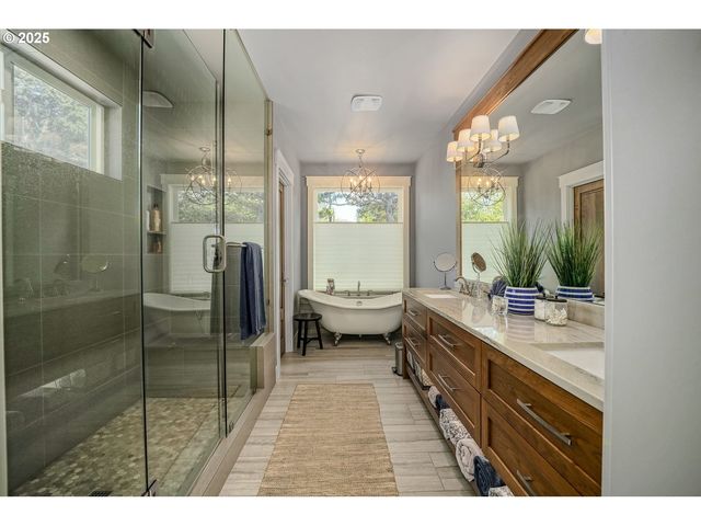 1830 Nw 47TH St, Lincoln City, OR 97367