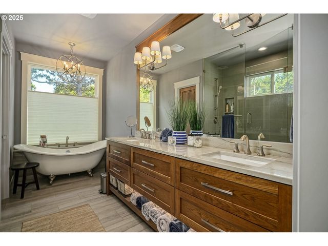 1830 Nw 47TH St, Lincoln City, OR 97367