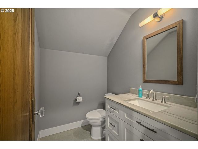 1830 Nw 47TH St, Lincoln City, OR 97367