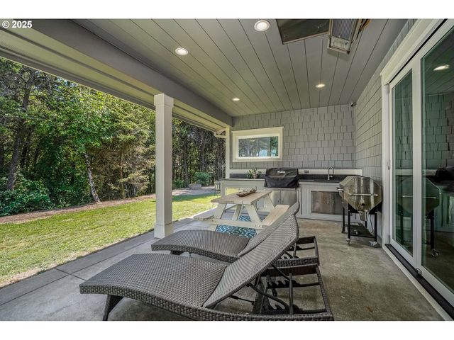 1830 Nw 47TH St, Lincoln City, OR 97367