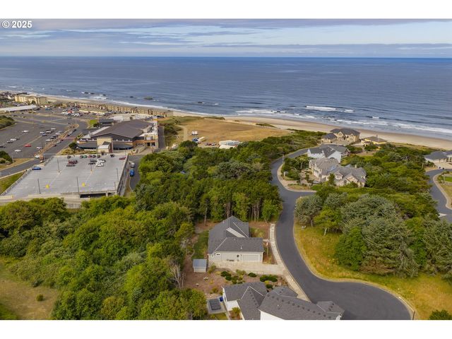 1830 Nw 47TH St, Lincoln City, OR 97367