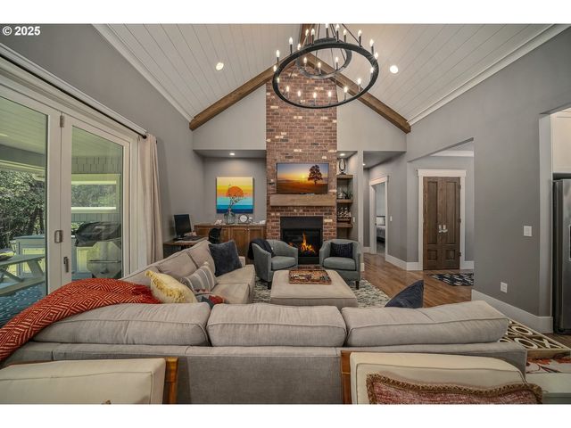 1830 Nw 47TH St, Lincoln City, OR 97367