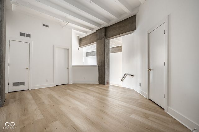 611 N Park Avenue 207, Indianapolis, IN 46204