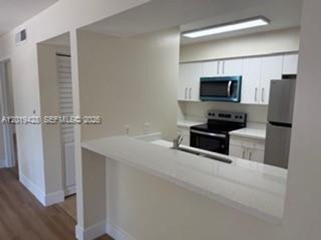 610 S Park Rd 26-1, Hollywood, FL 33014