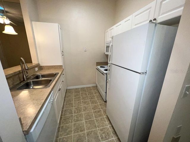 4004 SW 26TH DRIVE 33, Gainesville, FL 32608