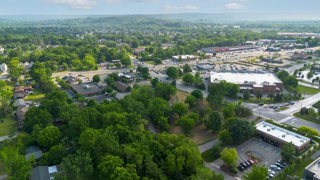 8138 Sawyer Brown Rd, Nashville, TN 37221